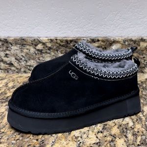 Black Platform Uggs